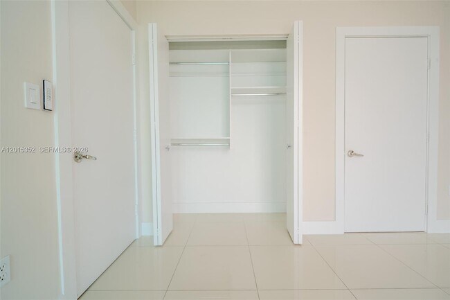 Building Photo - 900 Biscayne Blvd