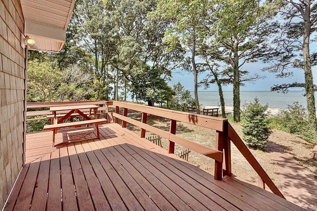Building Photo - 12182 Heron Dr