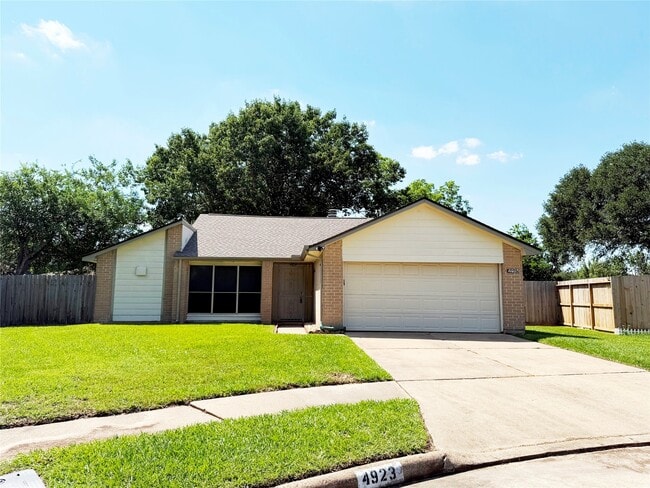 Building Photo - 4923 Kentwalk Dr