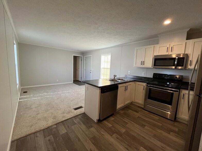 Building Photo - 1915 SW 12th St