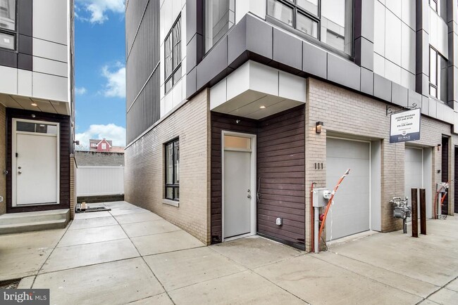 Building Photo - 113 Olive St