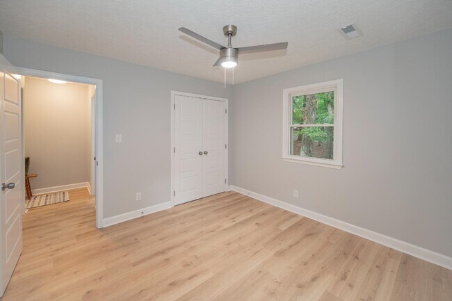 Building Photo - 691 Timberlake Dr