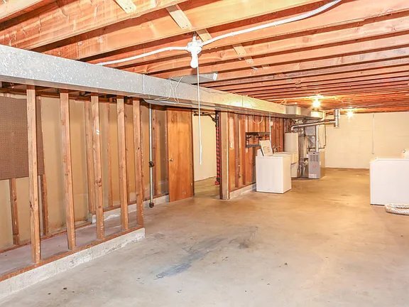Building Photo - 5721 Quincy St