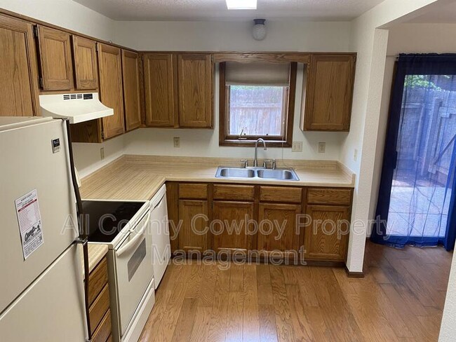 Building Photo - 2123 Hancock St