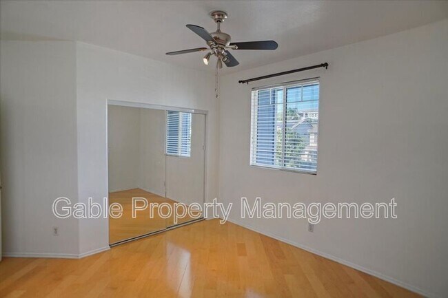 Building Photo - 24022 Via Vista