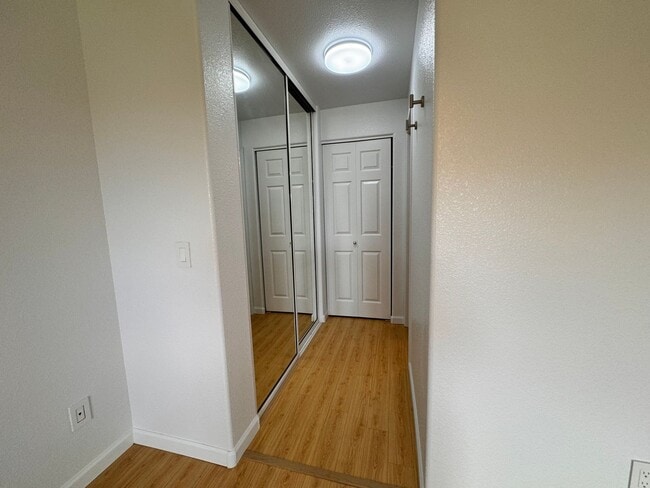 Building Photo - Charming 2-Bedroom/2-Bath - Renovated