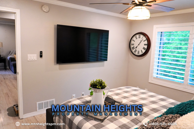 Building Photo - 6841 Countrywoods Cir