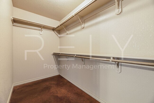 Building Photo - PM1-TEMP603 W Karey Dr