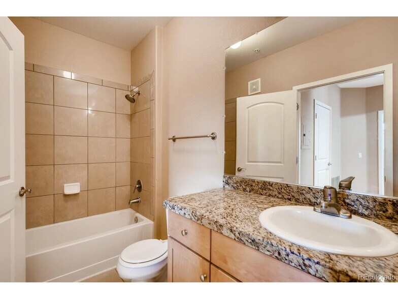 Building Photo - 10176 Park Meadows Dr
