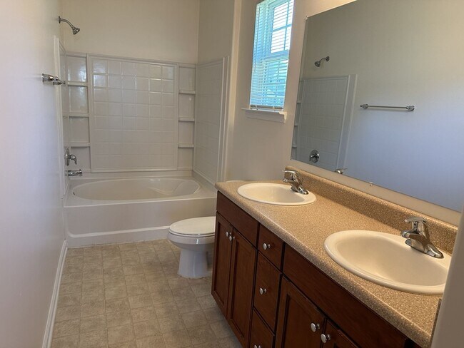 Building Photo - 20 Wesleyan Dr