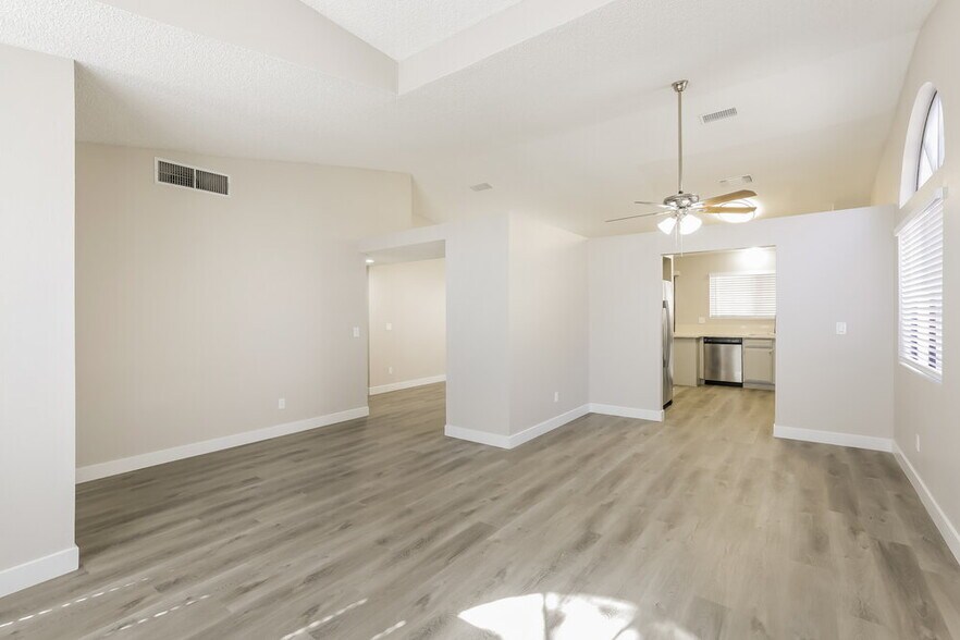 Building Photo - 1330 White Dr