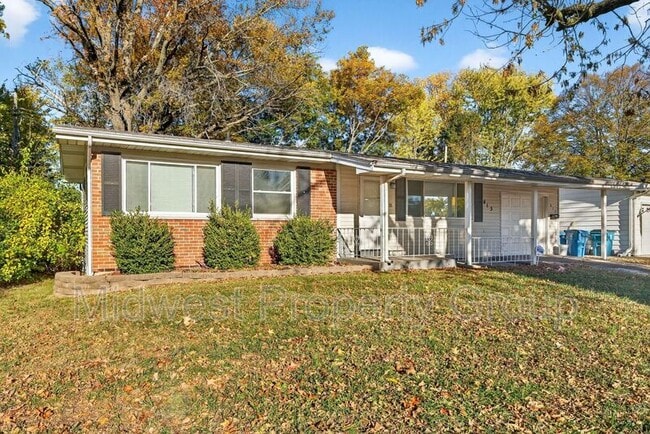 Building Photo - 813 Lynn Haven Ln