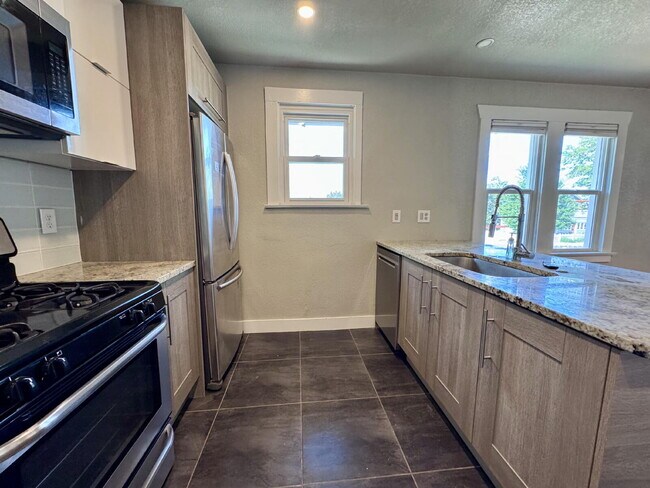 Building Photo - 5195 N Raleigh St