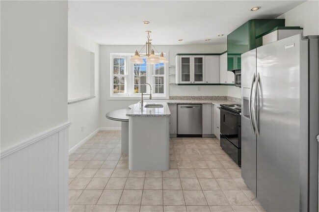 Building Photo - 21 Earlham Way