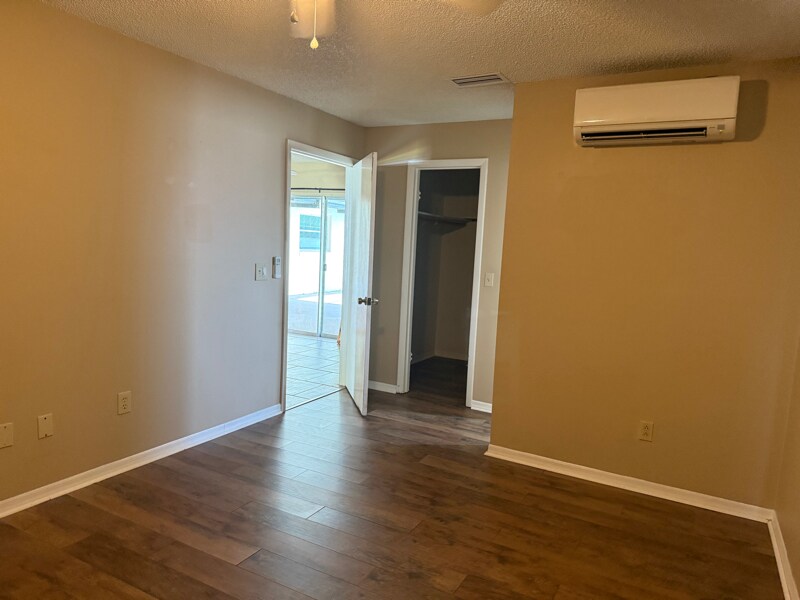 Building Photo - 509 Tyler Ave