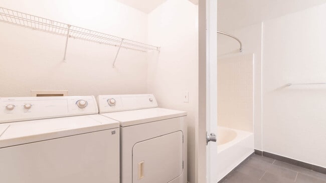 In-home Washer and Dryer - City Pointe