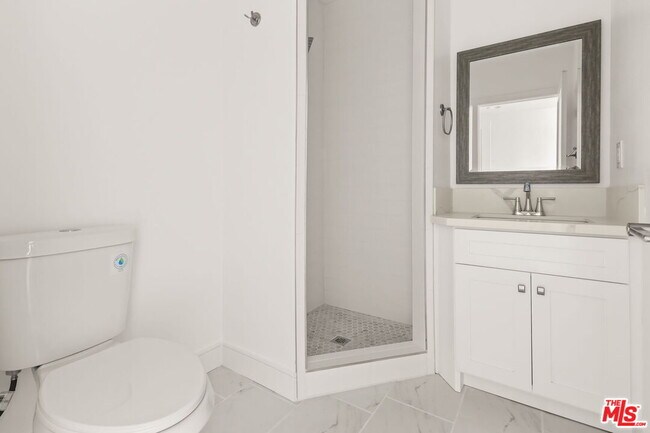 Building Photo - 2936 West Blvd