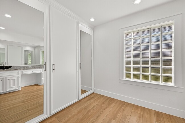 Building Photo - 11507 Oak Valley Dr