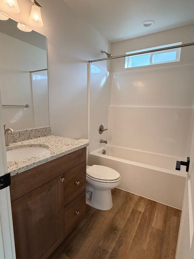 Building Photo - BRAND NEW construction! 3 beds, 2 baths, double garage, deck with VIEWS and more!