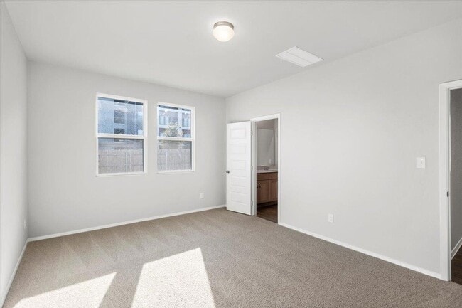 Building Photo - 2711 Totley Rd