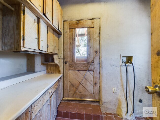 Building Photo - Green Gorge