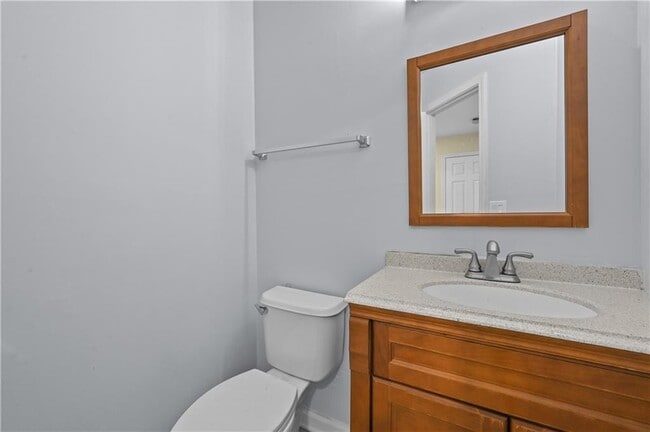 Building Photo - 675 Manor Glen Dr