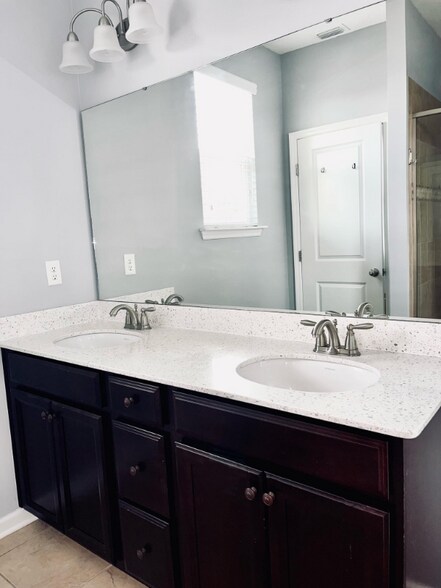 Building Photo - 7030 Crispin Cove Dr