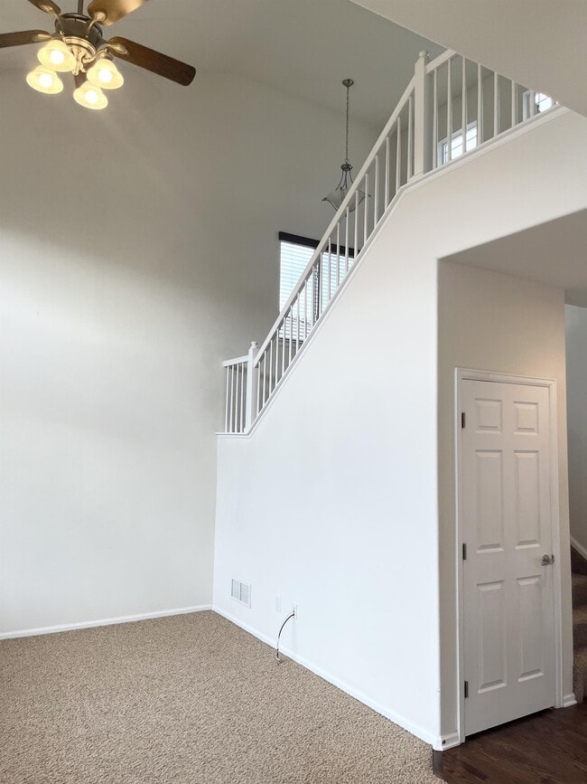 Building Photo - 1327 Graham Cir