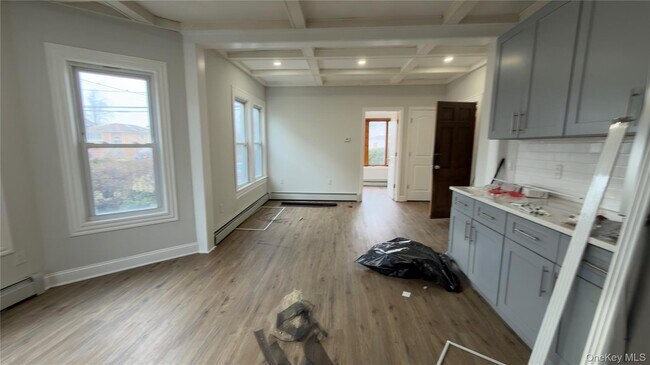 Building Photo - 225 Church St