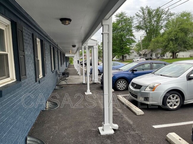 Building Photo - 1404 S Wilson Rd