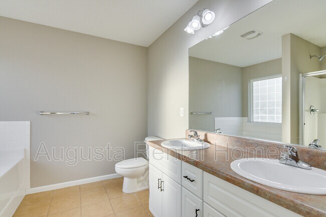 Building Photo - 733 Keyes Dr