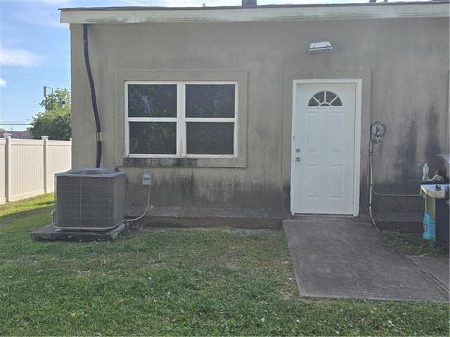 Building Photo - 112 St Rose Ave