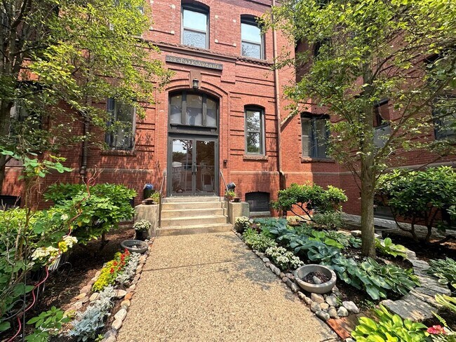 Building Photo - 88 Park Ave