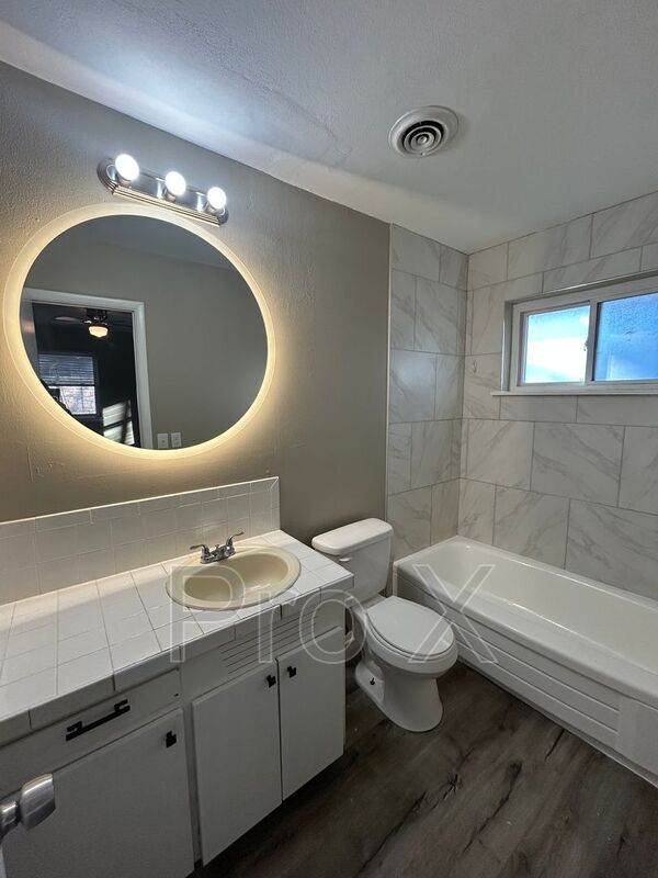 Building Photo - 2001 Westwood Ave