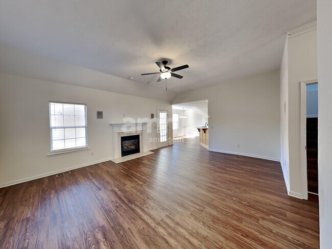 Building Photo - 105 Koleberg Trl