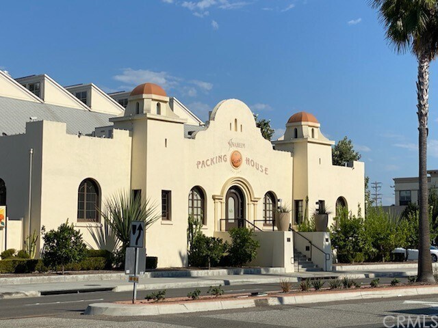 Building Photo - 524 S Anaheim Blvd