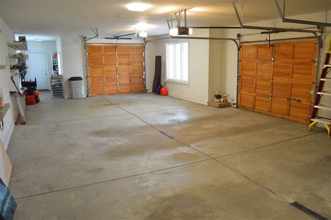 Building Photo - 711 Berkshire Ct