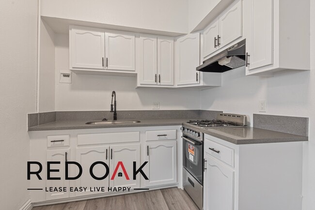 Building Photo - 15901 S Vermont Ave