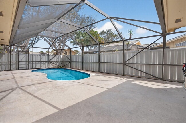 Building Photo - 5230 Woodruff Ln