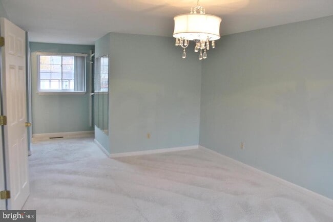 Building Photo - 9400 Wrought Iron Ct