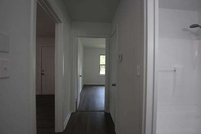 Building Photo - Adorable 3 Bed 2 Bath in Tyler with TWO Li...