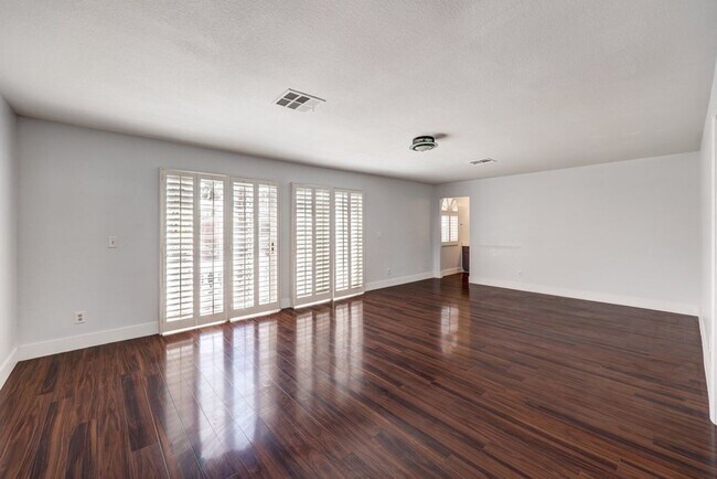 Building Photo - 3743 Lone Mesa Dr
