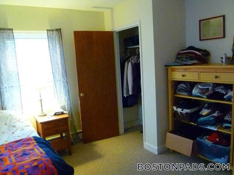 Building Photo - 8 Brattle Dr