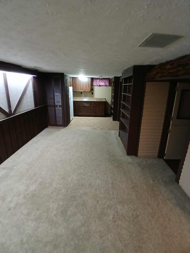 Building Photo - 1159 S Main St