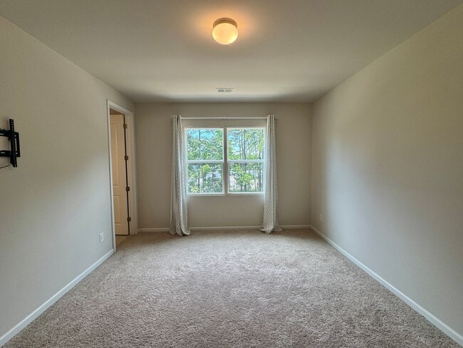 Building Photo - Cute 3BR/2BA Townhouse Minutes from Uptown