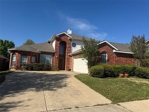 Building Photo - 6227 Meadowcrest Ln