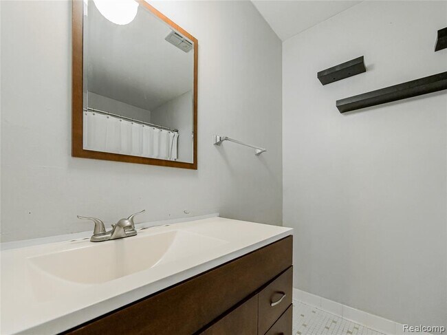 Building Photo - 34763 Maple Ln Dr