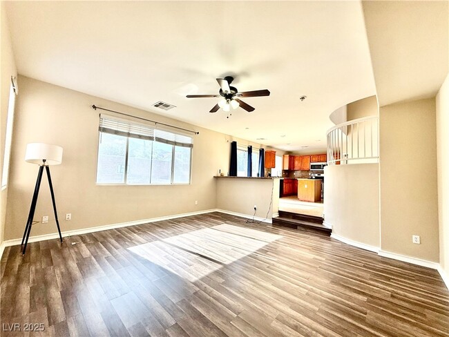 Building Photo - 3245 Ridgecliff St