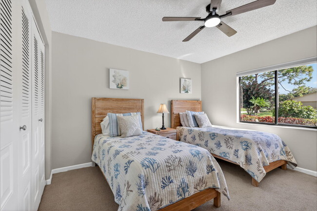 Building Photo - 870 NW 32nd Ave