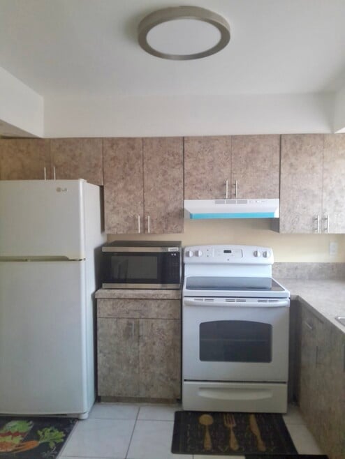 Building Photo - 2551 NW 41st Ave